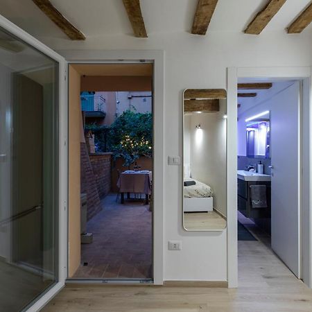 Luxury Suite In The Center I Private Patio & Kitchen Bologna Ngoại thất bức ảnh